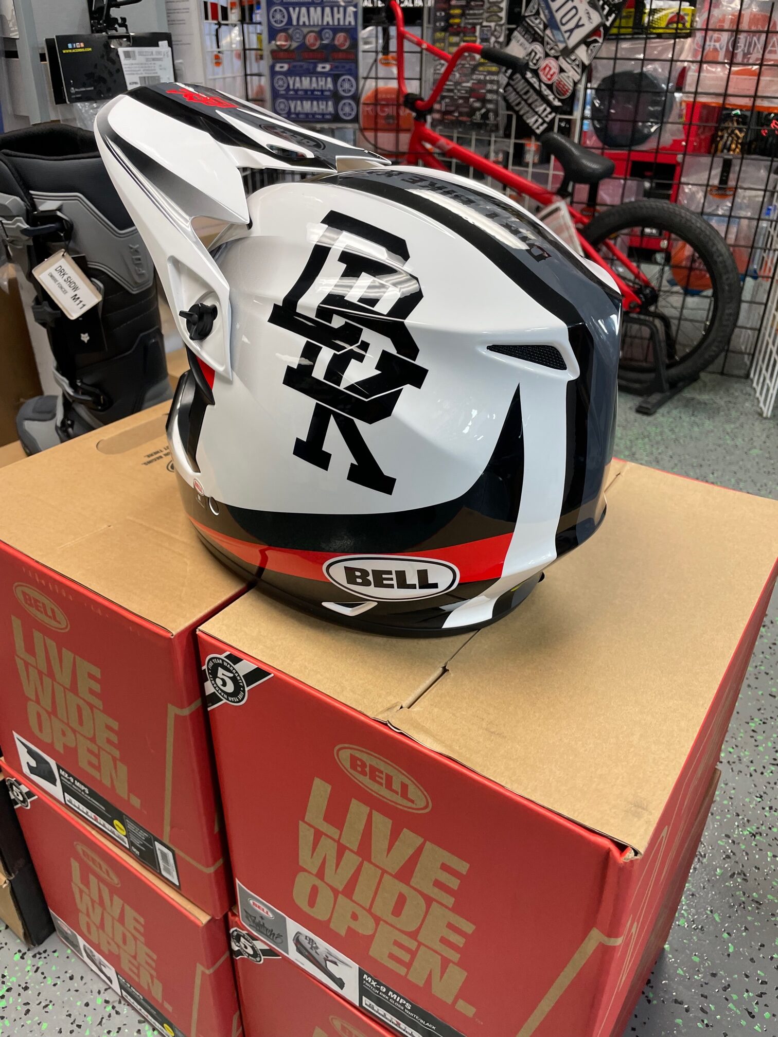 Bell MX-9 MIPS Adult Mx Helmet - Twitch DBK Blk/Wh